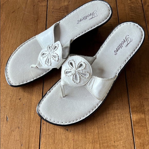 White Leather Sandals with Floral Design - Picture 1 of 5